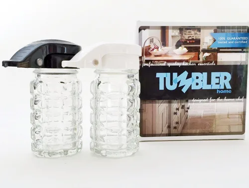 Miniatura 4 de Shake-It-Free Salero y pimentero a prueba de humedad de Tumbler Home. Exclusivas tapas con resorte de color blanco y negro, a prueba de atascos