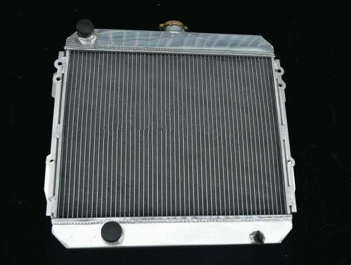 Radiador de aluminio de 3 hileras para 1978-1988 TOYOTA HILUX PICKUP LN30/LN40/LN46/RN46 2.2L DIESEL/2.0L GAS
