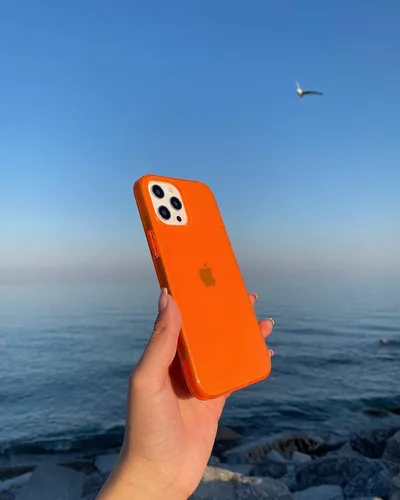 Miniatura 6 de FELONY CASE - Funda transparente naranja neón para iPhone 13 Pro Max, compatible con MagSafe - Fundas protectoras a prueba de golpes de 360°