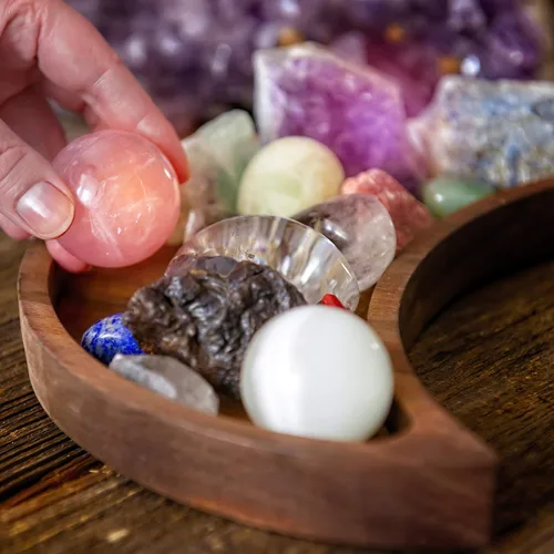 Miniatura 5 de Bandeja de luna creciente – Muestra tus gemas, piedras curativas y tesoros – Bandeja de exhibición de cristal de madera de 10 x 5 pulgadas, soporte