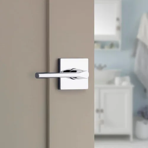 Miniatura 2 de Kwikset Lisboa - Manija interior de puerta de privacidad con cerradura, palanca de puerta para baño y dormitorio, palanca de puerta con botón