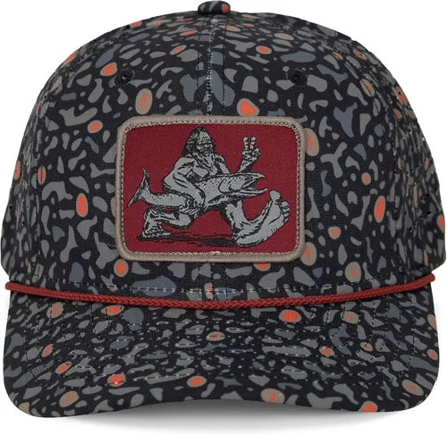 Paramount Outdoors Big Foot Squatch Gorra de rendimiento para pesca con cuerda, perforación láser, cierre de presión Negro
