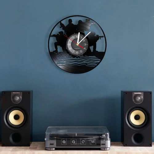 Miniatura 2 de Reloj de pared militar de 12 pulgadas, diseño patriótico, 7 colores cambiantes, soldados LED con bandera estadounidense, reloj de pared, regalo
