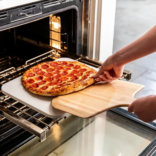 Miniatura 5 de Juego de piedra para pizza de 3 piezas - Piedra para pizza de cordierita resistente a golpes térmicos de 15x12", pala para pizza de madera natural