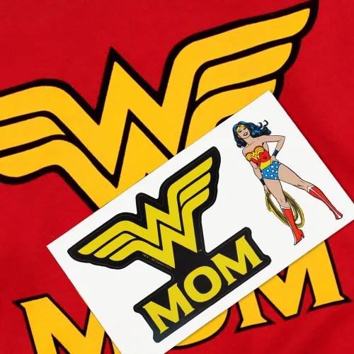 Miniatura 6 de Popfunk Sudadera clásica con capucha y calcomanías Wonder Woman Wonder Mom