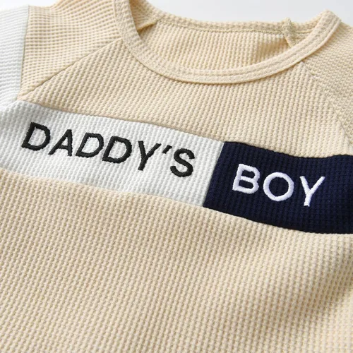Miniatura 3 de Conjunto de 2 piezas de sudadera con estampado de letras de manga larga y pantalones para bebé niño