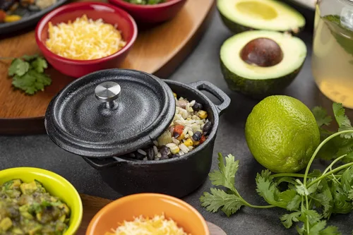 Miniatura 8 de TableCraft 10747 Cocotte, 8 onzas., con tapa & asas, de acero inoxidable perilla, hierro fundido, negro