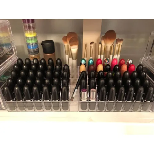 Miniatura 7 de Hedume Paquete de 2 lápices labiales y organizador de maquillaje, estuche acrílico de 40 ranuras para lápiz labial, pinceles, botellas