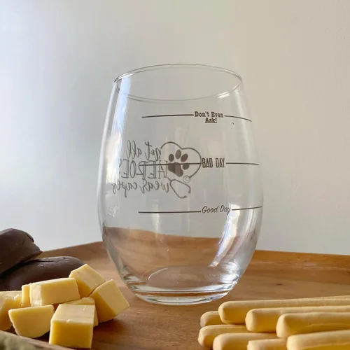 Miniatura 7 de BAD BANANAS Regalos de tecnología veterinaria y veterinaria – No todos los héroes usan capas – Copa de vino sin tallo de 21 oz – Regalos