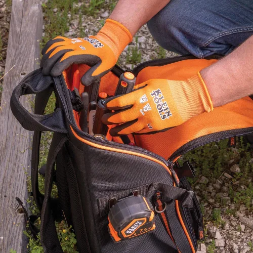 Miniatura 5 de Klein Tools 60582 Guantes de Trabajo, Guantes de Punto Sumergidos Resistentes a Cortes ANSI A1 con Revestimiento de Nitrilo, Nylon-Spandex