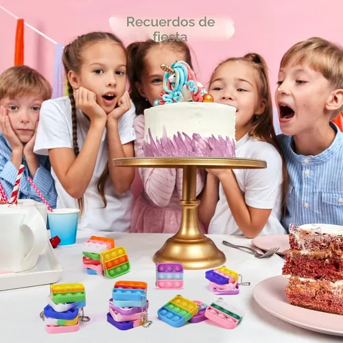 Miniatura 6 de Paquete de 30 mini llaveros para fiestas infantiles, regalos de fiesta de cumpleaños para niños de 4-8, 8-12 premios pequeños en el aula, regalos