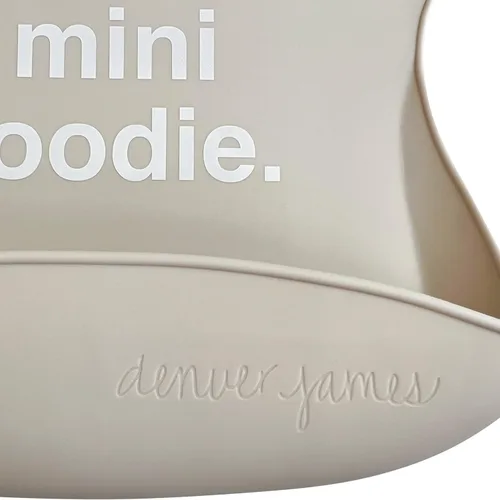 Miniatura 4 de Denver James Baberos de alimentación de silicona Apto para lavavajillas. Resistente al agua. Ajustable. Paquete de 3 unidades (baberos foodie)