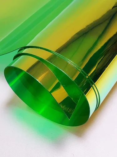 Tela metálica de calibre 12 transparente con holograma de vinilo de plástico de 38 pulgadas de ancho vendido por The Yard (verde)