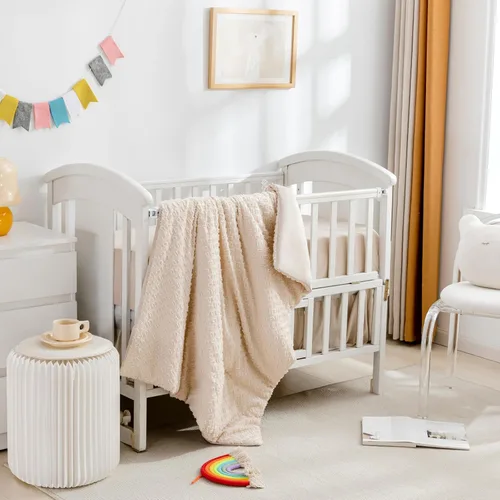 Miniatura 2 de Cokouchyi Juego de ropa de cama de 3 piezas para niño y niña, juego de cuna geométrico acolchado de jacquard, incluye falda, manta y sábana, ropa