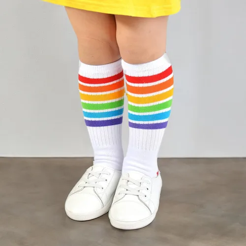 Miniatura 32 de EPEIUS Calcetines altos hasta la rodilla con rayas de arco iris para bebé, calcetines de tubo antideslizantes para uniforme de fútbol para niños