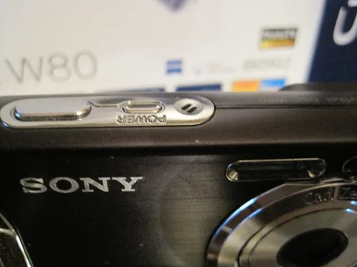 Miniatura 3 de Sony Cybershot DSCW80 7.2MP Cámara digital con zoom óptico 3x y disparo súper constante (negro)