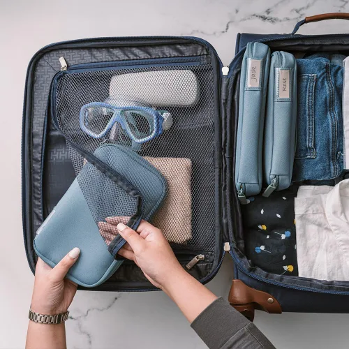 Miniatura 6 de UT Wire Folio Tech Gear Pouch - Organizador personal de viaje para artículos electrónicos esenciales, cargadores y accesorios tecnológicos, con Negro