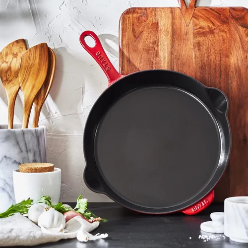 Miniatura 5 de Staub - Sartén tradicional de hierro fundido de 11 pulgadas, color cereza, fabricada en Francia