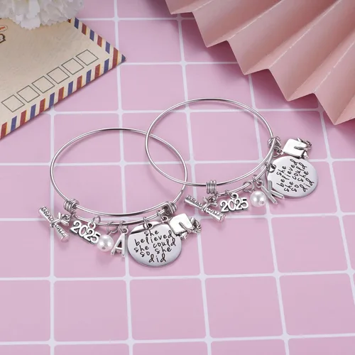 Miniatura 4 de Ukodnus Regalo de graduación de clase 2024 – Pulsera de graduado de último año 2024 – Regalos de graduación inspiradores para ella – 26 pulseras