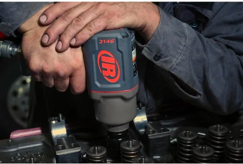 Miniatura 25 de Ingersoll Rand 2146Q1MAX Llave de impacto neumática de transmisión de 3/4 pulgadas con diseño silencioso de empuñadura de pistola y par de torsión