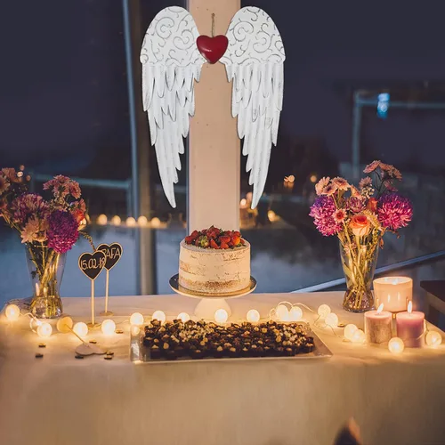 K KILIPES Ala de ángel colgante para el día de San Valentín con decoración de corazón rojo, esculturas de arte de pared de alas de metal rústico