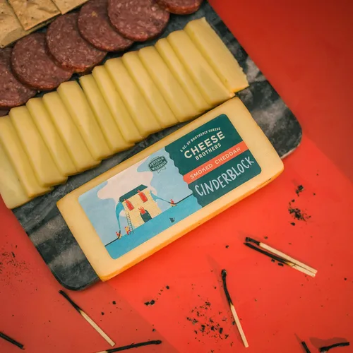Miniatura 4 de Cheese Bros. Queso cheddar Hecho en Wisconsin (Cheddar ahumado, 12 unidades)