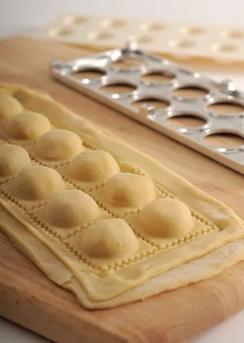 Miniatura 4 de Norpro Fabricante de Raviolis con Prensa de 12 Pulgadas, Metálico