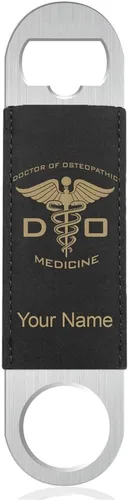 LaserGram Abrebotellas, DO Doctor en Medicina Osteopática, grabado personalizado incluido (cuero sintético, negro y dorado)