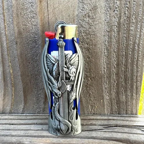 Miniatura 3 de Dragon and Sword - Funda de metal para encendedor J6 de tamaño estándar BIC