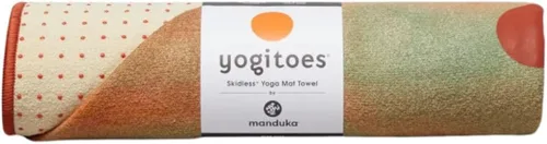 Miniatura 17 de Manduka Yogitoes Toalla para Esterilla de Yoga Caliente - 71" Agarre Activado por Humedad Protuberancias de Silicona Patentadas Altamente