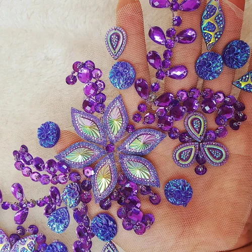 Miniatura 4 de Parches de cristal brillante hechos a mano puro de 3.9 x 16.5 in con diamantes de imitación para coser, apliques con piedras y cuentas de Morado