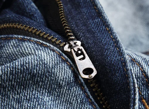 Miniatura 8 de OIIIO Pantalón vaquero de pierna recta rasgados para hombre
