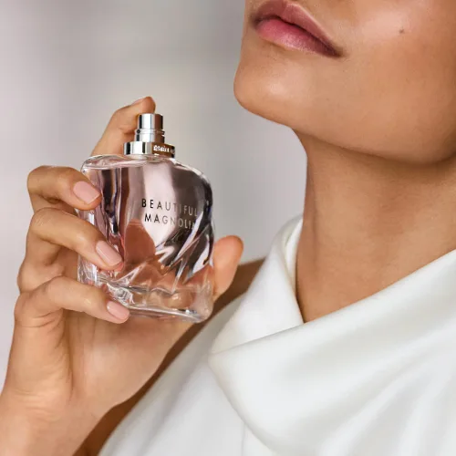 Miniatura 5 de Estée Lauder Beautiful Magnolia Eau de Parfum Spray with Notes of Lush Magnolia, Solar Gardenia, Warm Woods & Luminous Musk Floral Perfume for