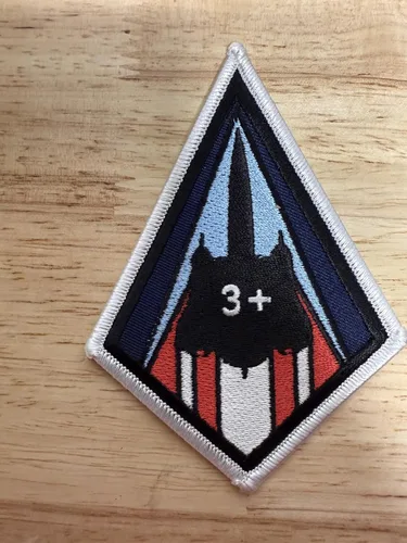Miniatura 2 de Skunk Works® SR-71 Blackbird® MACH 3 Patch - Parte trasera de plástico, 4 pulgadas, con licencia