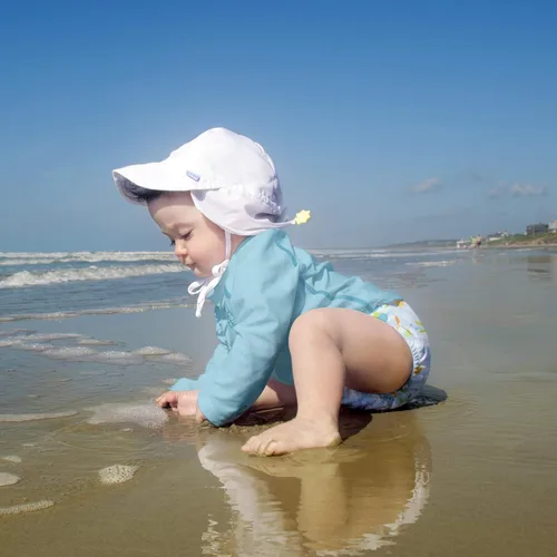 Miniatura 2 de green sprouts Sombrero de natación con solapa para bebé