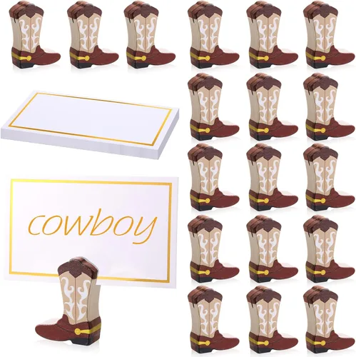Kigley 18 piezas de mini botas de vaquero adornos de madera, tarjetero y 25 piezas de papel de aluminio dorado blanco soporte para números de