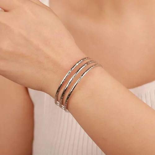 Miniatura 2 de Kercisbeauty Pulsera de acero inoxidable martillada vintage para mujer, pulsera con textura ajustable, joyería apilable