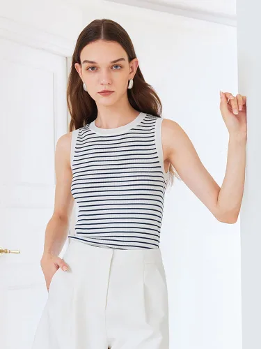 Miniatura 7 de GOELIA Camisetas sin mangas de verano para mujer, estilo casual, sin mangas, cuello corazón, ajustadas, básicas, para salir, camisetas de punto