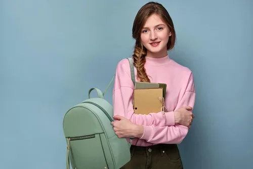 Miniatura 2 de Mini mochila antirrobo para mujer, bonita mochila escolar para adolescentes y niñas con cremallera segura y borla, forro polar verde con licencia