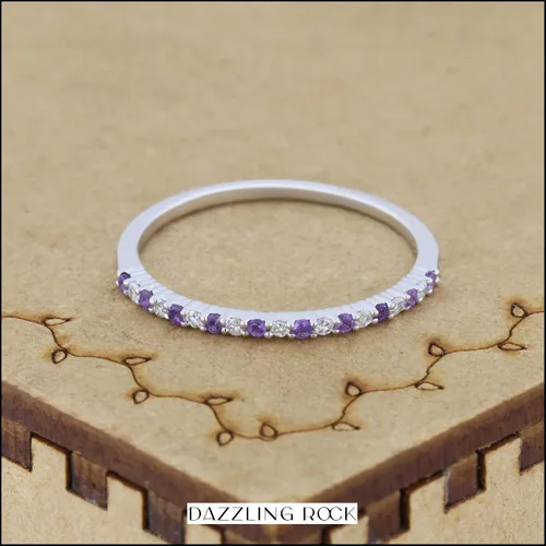 Miniatura 4 de Dazzlingrock Collection Alianza de boda apilable redonda de amatista y diamante blanco para mujer en oro