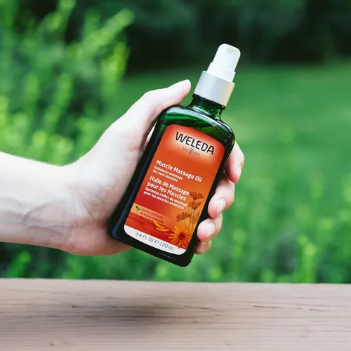 Miniatura 6 de Weleda Aceite de masaje muscular de árnica, 3.4 onzas líquidas, aceite de masaje rico en plantas con aceites de abedul, girasol y oliva