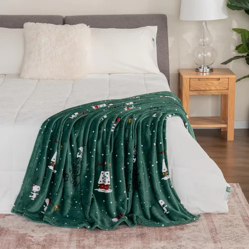 Miniatura 7 de Berkshire Blanket Manta de Navidad de peso pesado Peanuts®, VelvetLoft® Snoopy de personaje lindo en peluche para la cama, Peanuts Sé alegre y Be