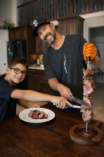 Miniatura 2 de Parrilla de Barbacoa Brasileña Todo en Uno con Rotisserie - 7 brochetas - Churrasco - Acero Inoxidable - Parrilla Portátil de Fuego de Leña y Carbón