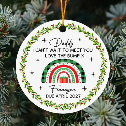 Miniatura 11 de Adorno de Navidad con texto en inglés "Your First Christmas As My Daddy 2025", regalo de recuerdo personalizado para nuevo papá Adorno Your Are