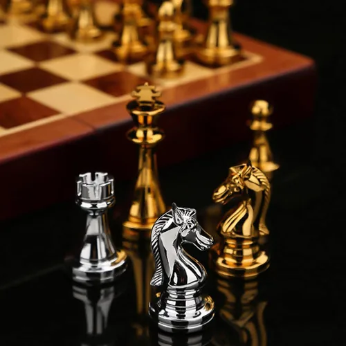 Miniatura 6 de Juego de ajedrez de metal grande de 11 pulgadas, caja de madera portátil con piezas de aleación, tablero plegable, ideal para adultos
