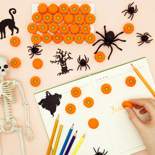 Miniatura 2 de Borradores de calabaza para niños, 40 borradores de Halloween a granel 3D para premios de clase, recompensa de juego, caja del tesoro, dulce