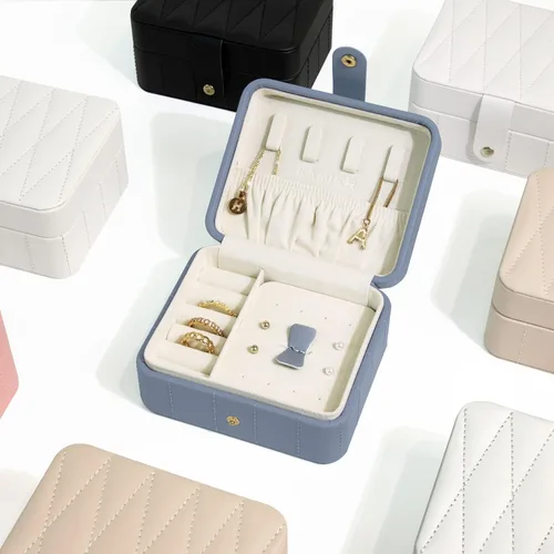 Miniatura 4 de KAMIER Organizador de joyas de viaje, cajas de joyería portátiles de cuero acolchado con diamantes para mujeres y niñas, organizador pequeño