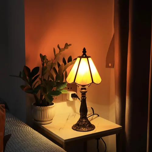 Miniatura 13 de Tiffany Style Table Lamp White Diamond Stained Glass Lamp 14 Inch Small Lamp,Desk Lamps,6X6X14 Inch,Bronze Resin Base, Antique Lamp,Mini Accent