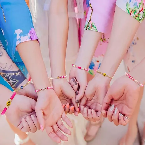 Miniatura 5 de Vitustua 16pcs Preppy Heishi Bracelets Set Stackable Colorful Cute Happy Face Charm Pearl Stretchy Beaded Bracelet Summer Beach Layering Bracelet