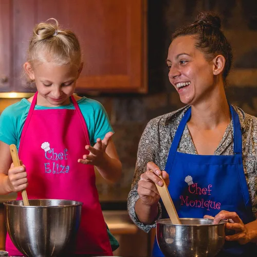 Miniatura 4 de Delantal de chef con cualquier nombre hecho en los Estados Unidos, bordado de primera calidad, para niños, niñas, niños, diversión en la cocina